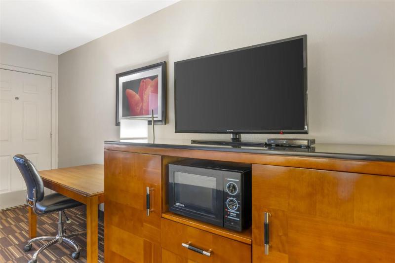King Room - Non-Smoking image 4