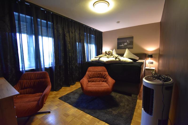 Deluxe Double Room with Balcony image 1
