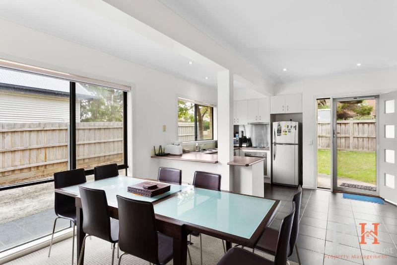 Relaxing Family Home in Cowes - image 18