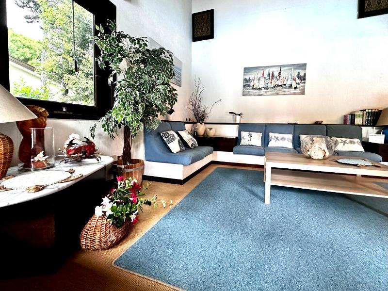 Villa sunshine with shared pool - image 18