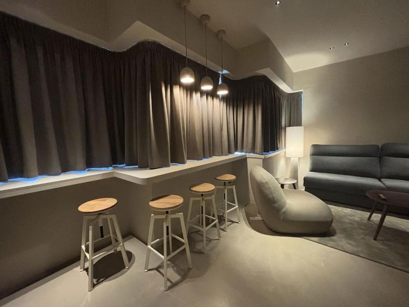 One-Bedroom Superior Apartment image 4