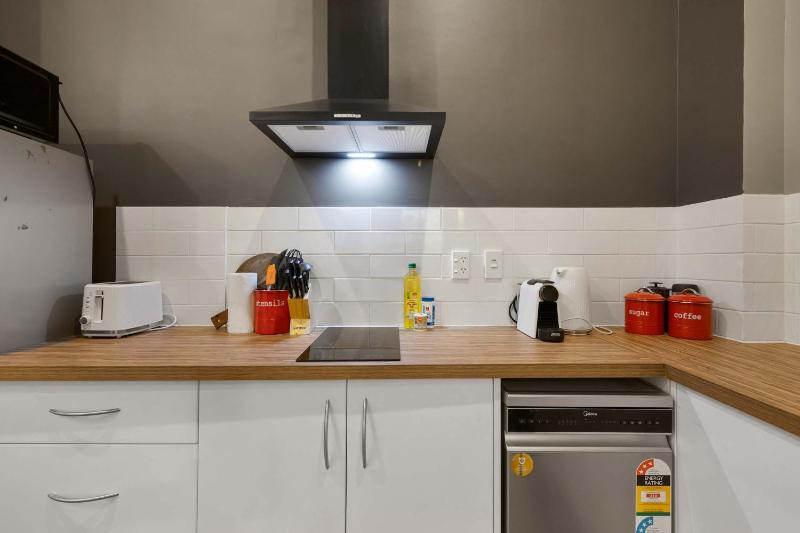 Lambton Quay Loft - Sleeps 11 - image 2