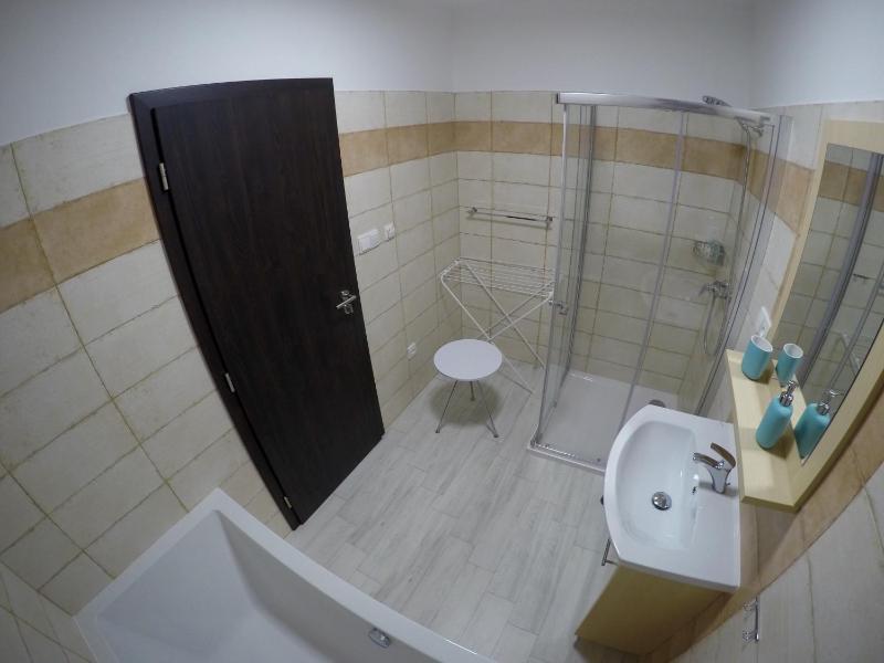One-Bedroom Apartment image 3