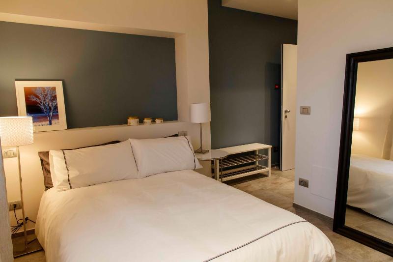 Small Double Room image 2