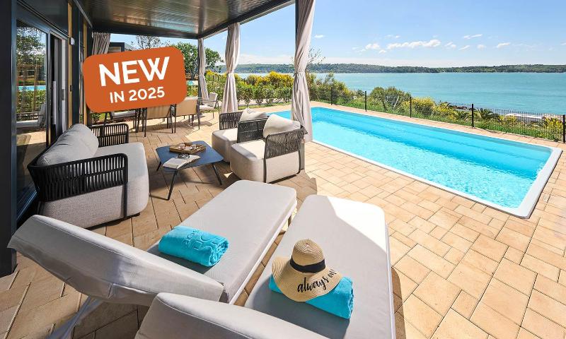 Luxury Sea View Holiday Home with private pool image 1