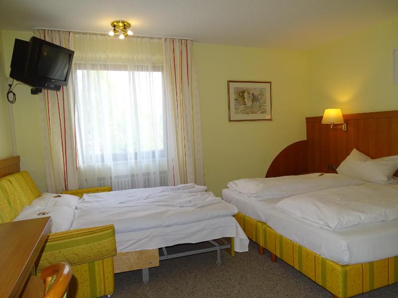 Triple Room image 1
