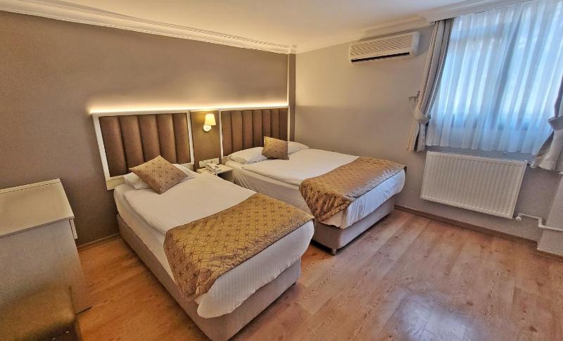 Triple Room image 2