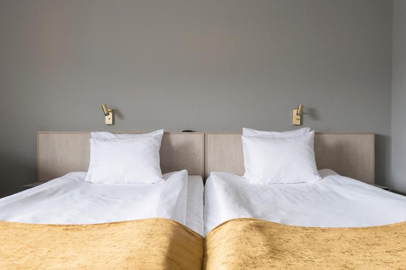 Superior Twin Room image 2