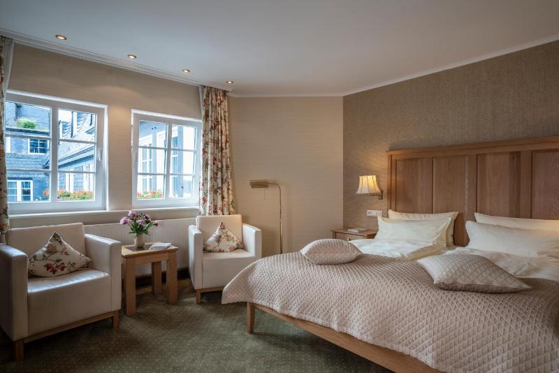 Doppelzimmer Innenhof image 4