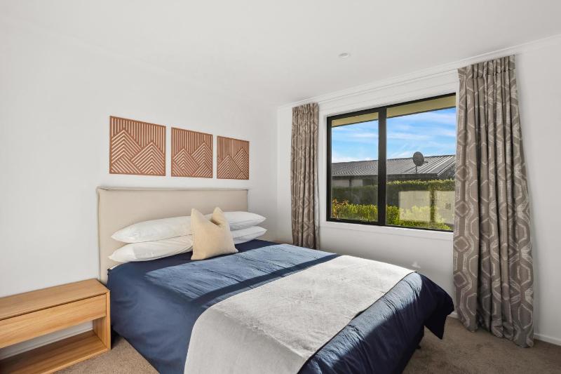 Mako Haven - Wanaka Mountain Outlook - image 8