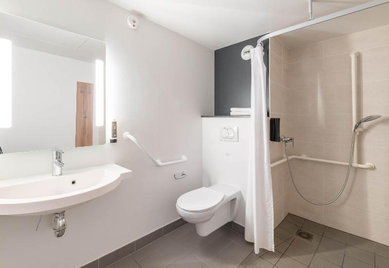 Double Room - Disability Access image 1