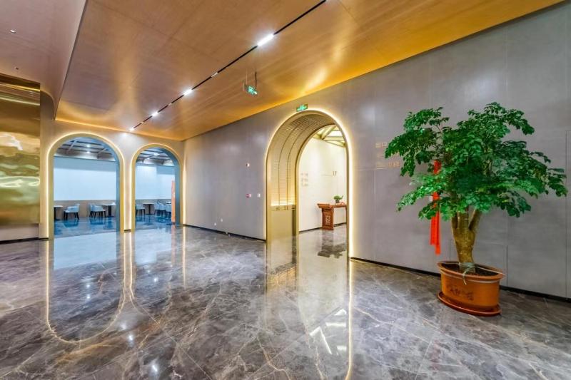 May Joys Hotel - image 3