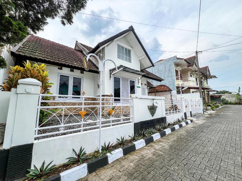 Puri 11 Homestay Jogja - image 8