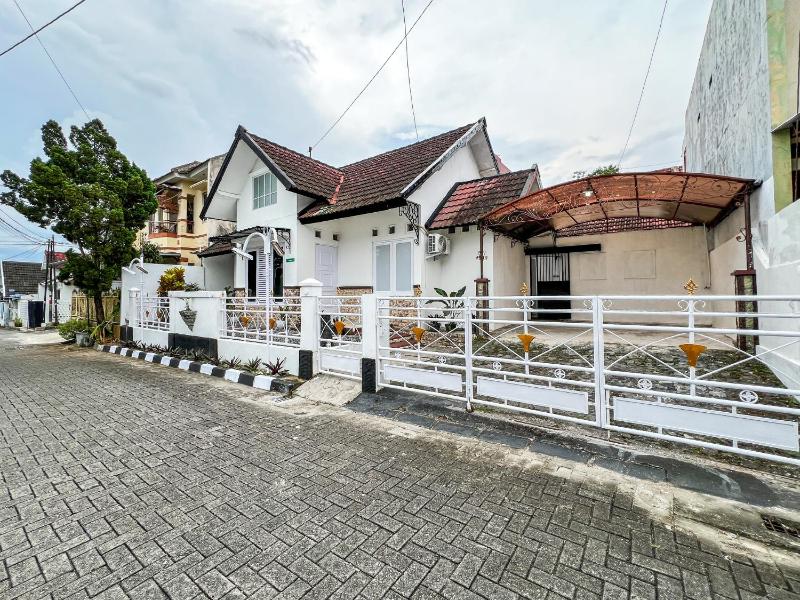 Puri 11 Homestay Jogja - image 7