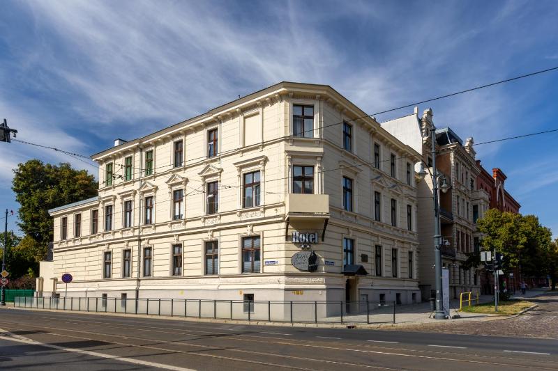 Hotelik w Centrum - image 47