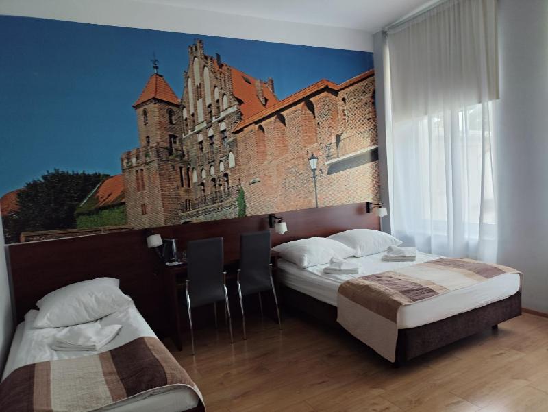 Hotelik w Centrum - image 32