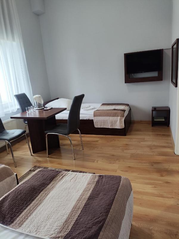 Hotelik w Centrum - image 2