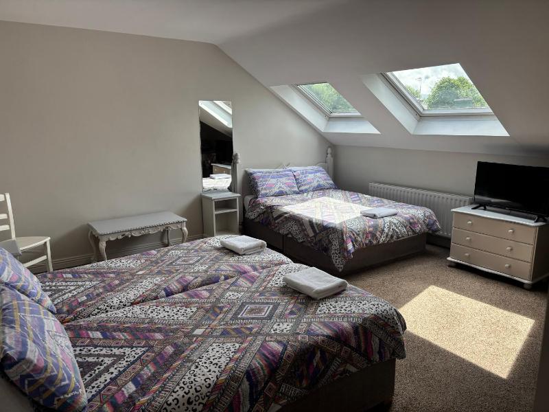 Quadruple Room image 4