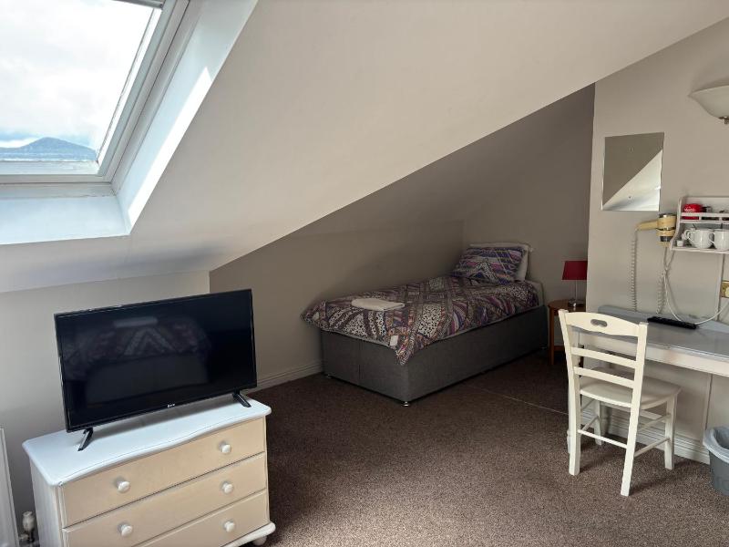 Quadruple Room image 3
