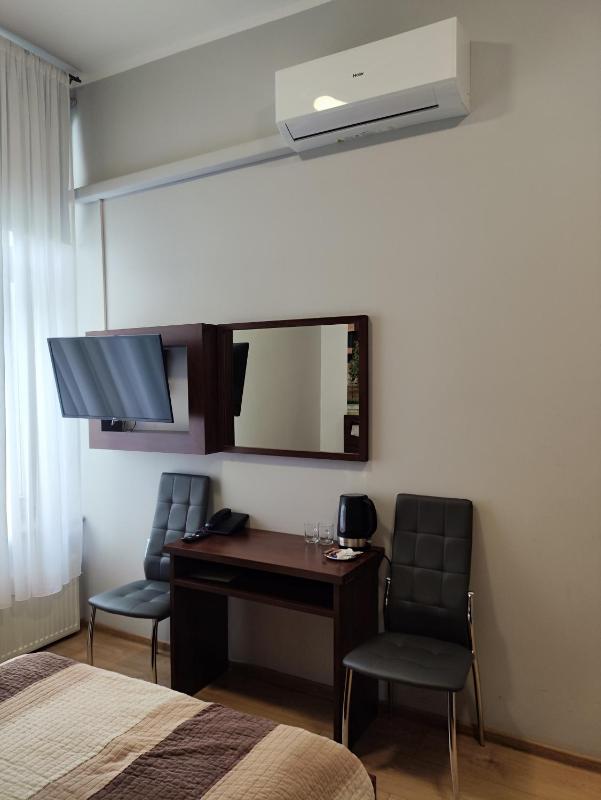 Hotelik w Centrum - image 33