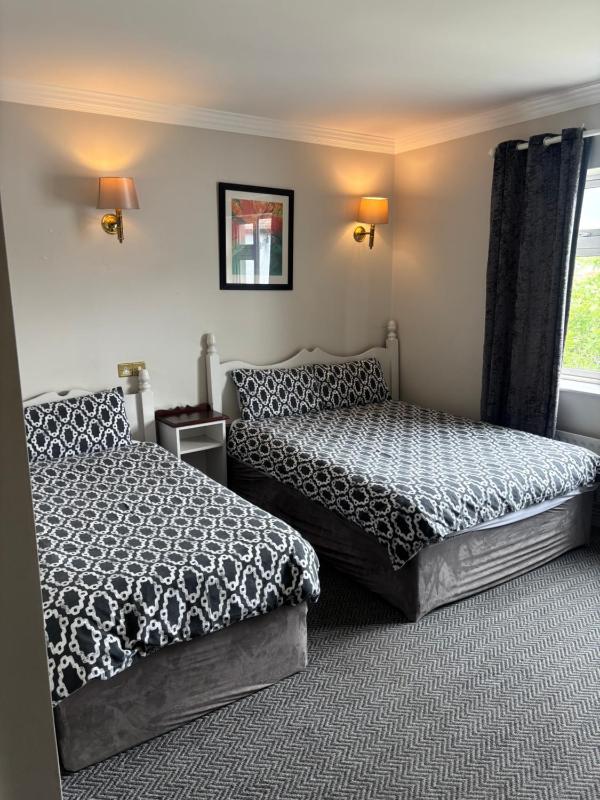 Family Room image 4