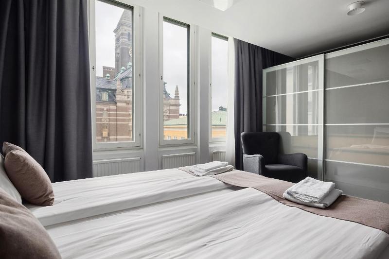 King Suite - Non-Smoking image 1