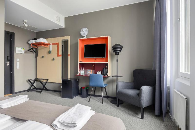Standard Twin Room - Non-Smoking image 4