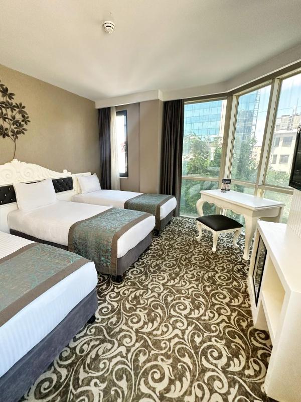Standard Triple Room image 1