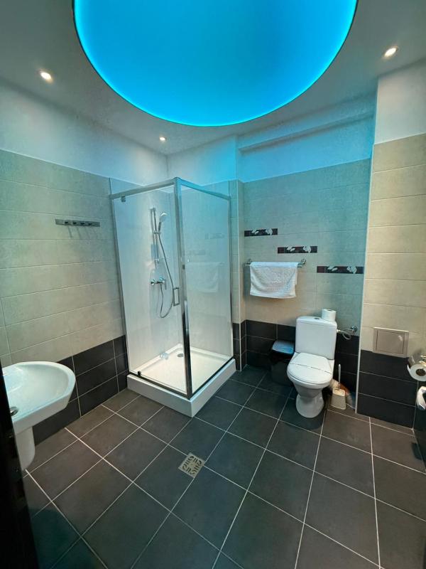 Standard Double Room image 3