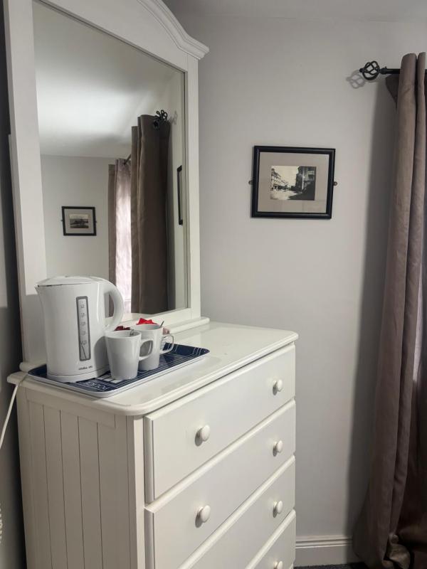 Double Room image 4