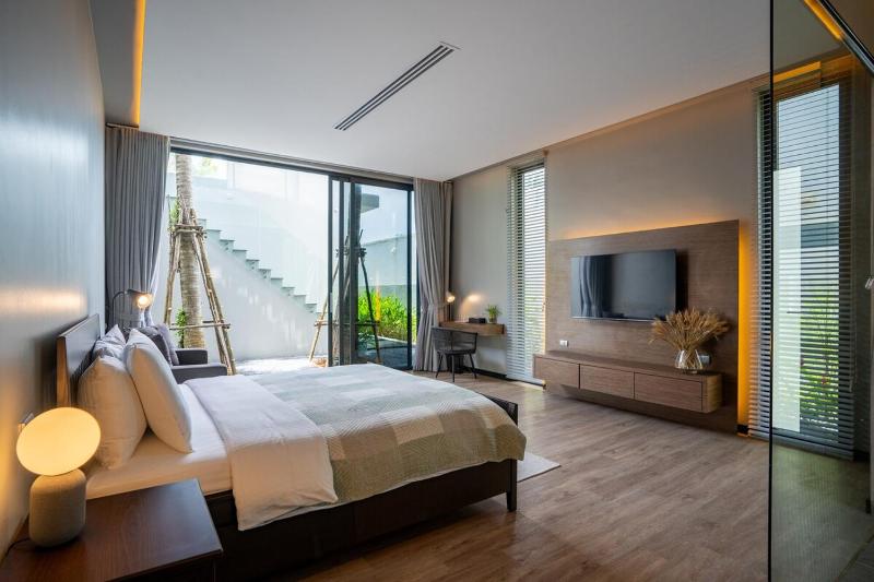 Luxury Beachfront Sea-View Retreat & Pool in Natai - image 15