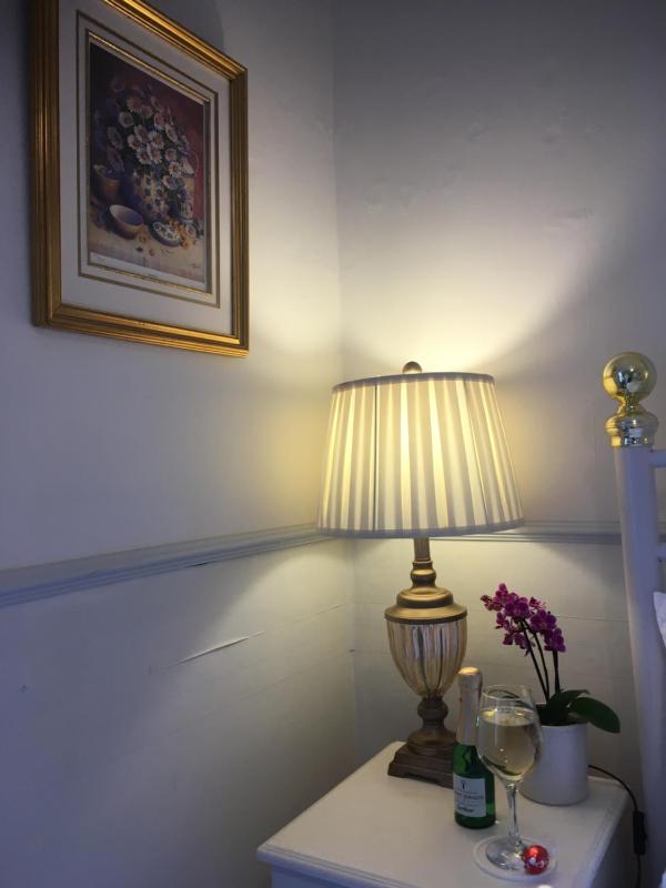 Double Room image 3