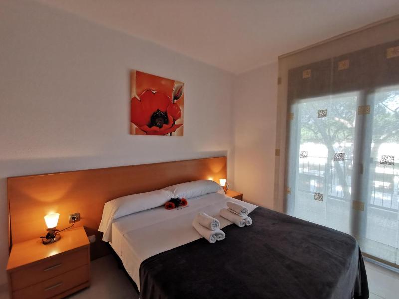 Apartamento con WIFI a 5 Minutos de la Playa y Cerca de Tiendas y Restaurantes - ES-209-10 - image 8