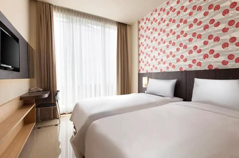 Standard Twin Room image 1
