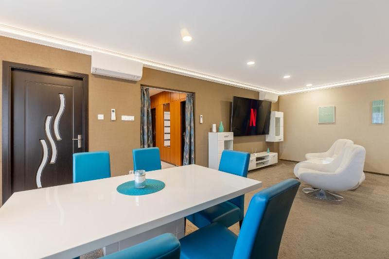 Executive Suite image 4