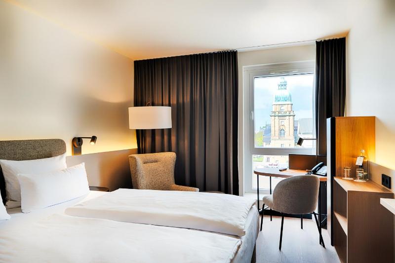 Deluxe Double Room image 3