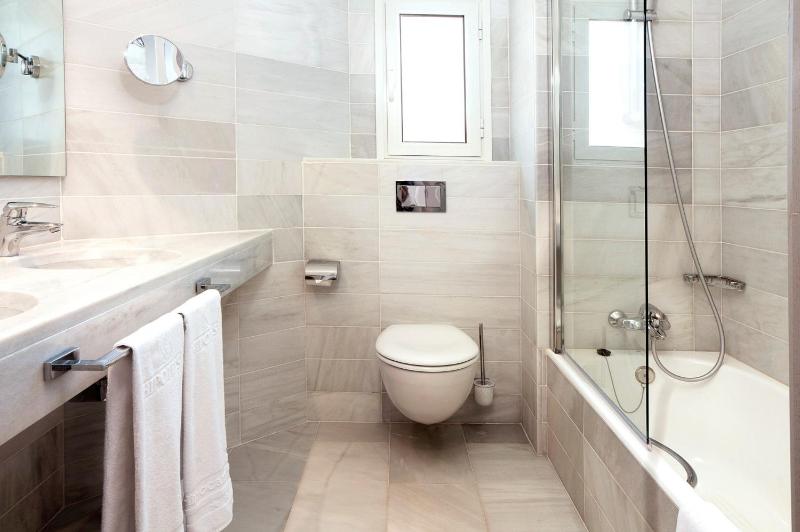 Double Room image 1