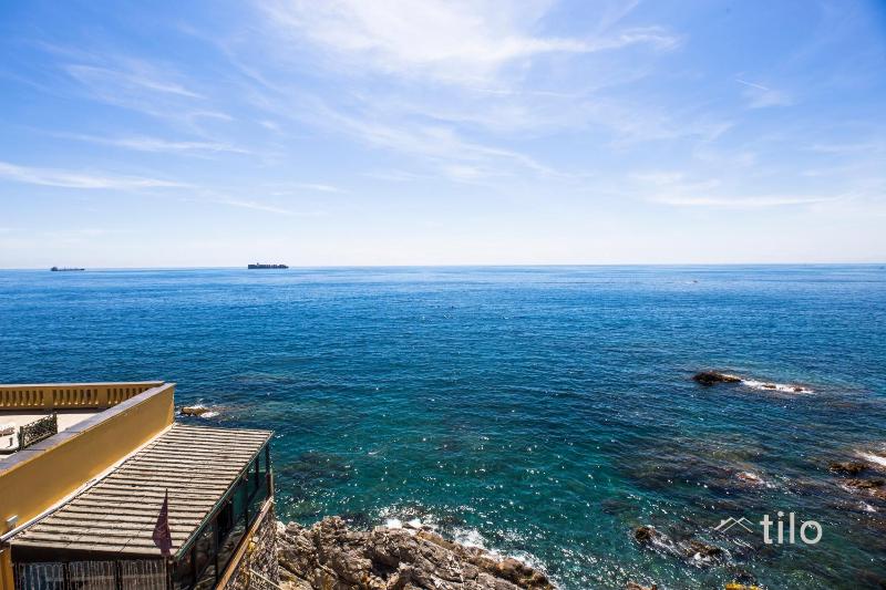 Beach | Parking | Wifi | A/C| Sea View By Tilo - image 32