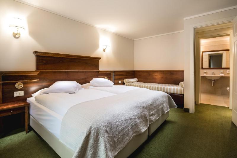 Deluxe Double Room image 1