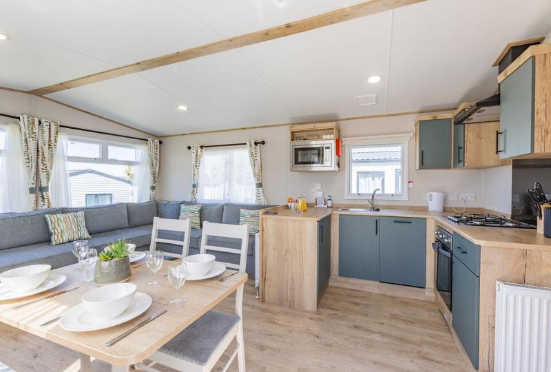 Caravan (Sleeps 4) image 1