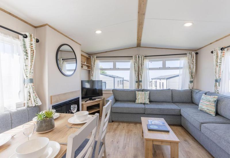 Caravan (Sleeps 4) image 3