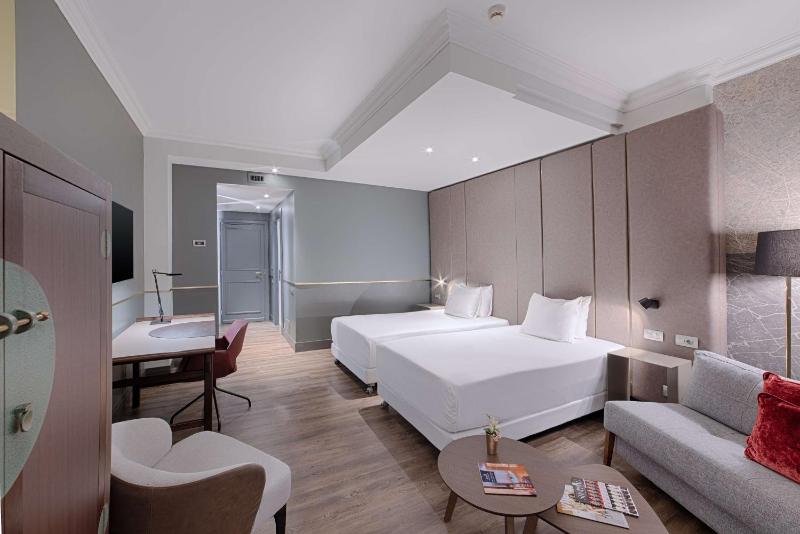 Superior Double or Twin Room XL image 1