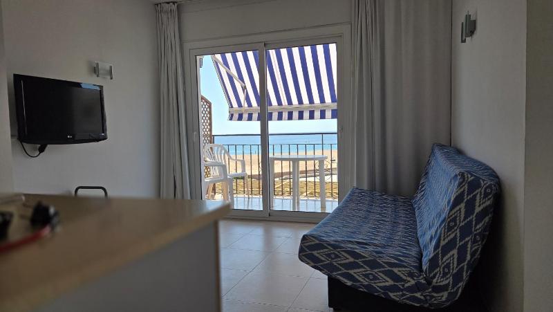 Apartaments Les Roques - image 25