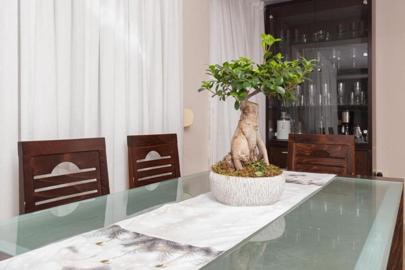 Chic & Serene Apartment-Your Relaxing Oasis - image 14