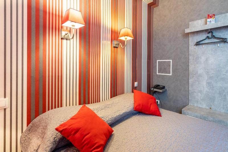 Double Room image 2