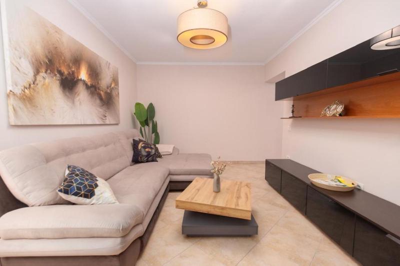 Chic & Serene Apartment-Your Relaxing Oasis - image 16