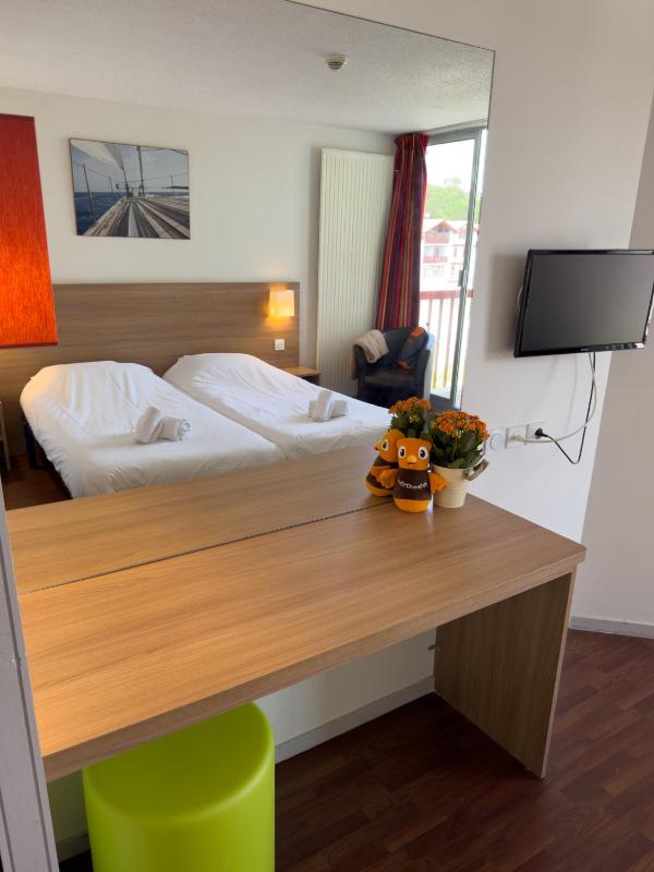Apartment image 3