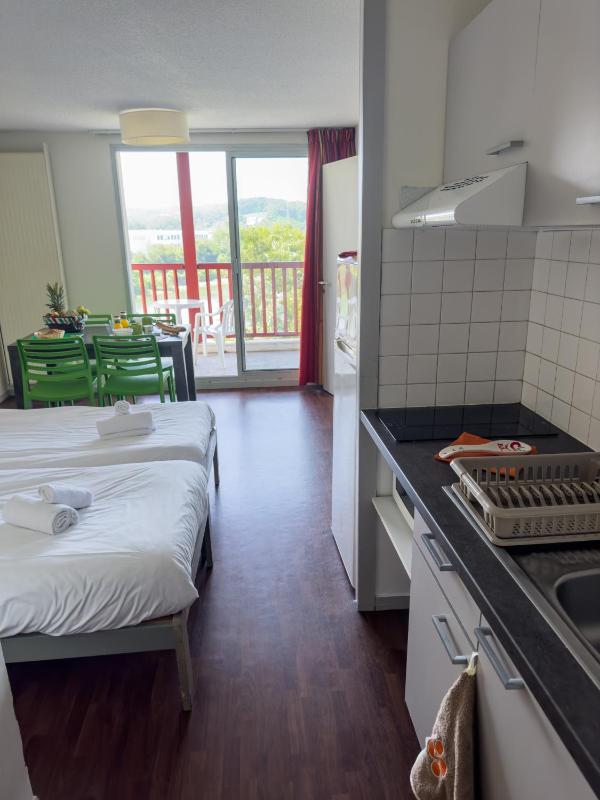 One-Bedroom Apartment image 3