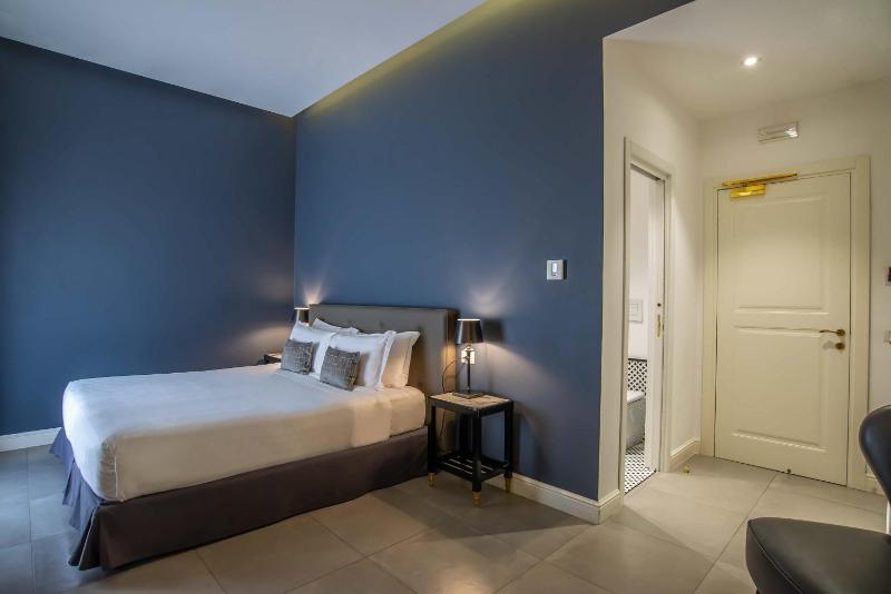Superior Double Room image 1