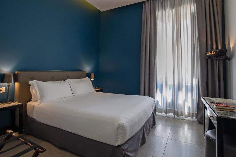 Classic Double Room image 1